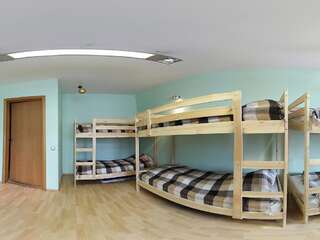 Гостиница Stop House Хостел Новосибирск Кровать в общем 8-местном номере для мужчин-4